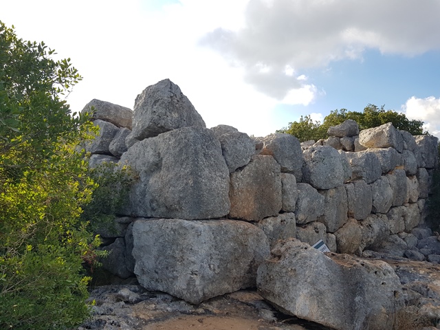 ממבצר המונפורט למצד אבירים